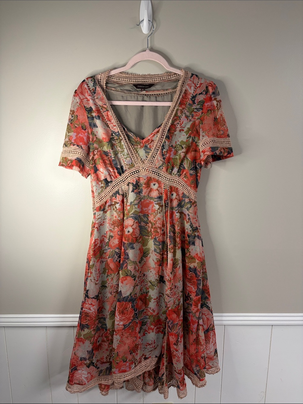 Ranna Gill Coral Floral V-Neck Short Sleeve Dress